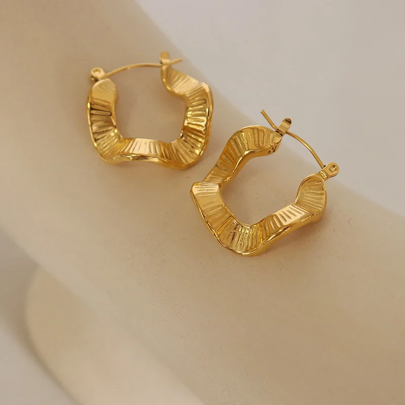 2022 Jewelry Trendy Earring 18k Gold Plated Irregular Waved Texure Hoop ...