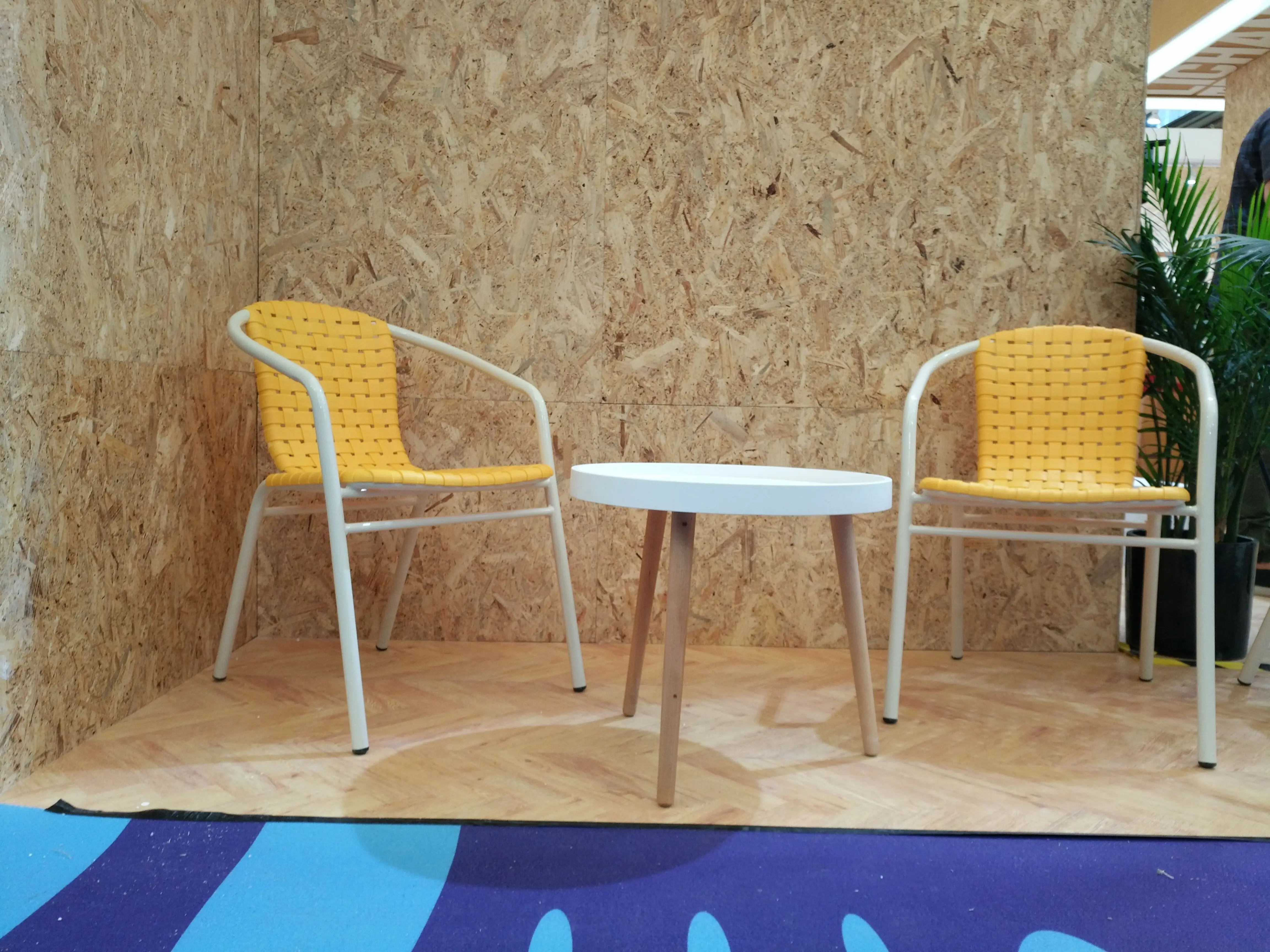 现代设计北欧客厅圆形家具山毛榉木腿塑料pp侧桌套装卧室 - buy table