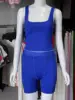 Azul oscuro