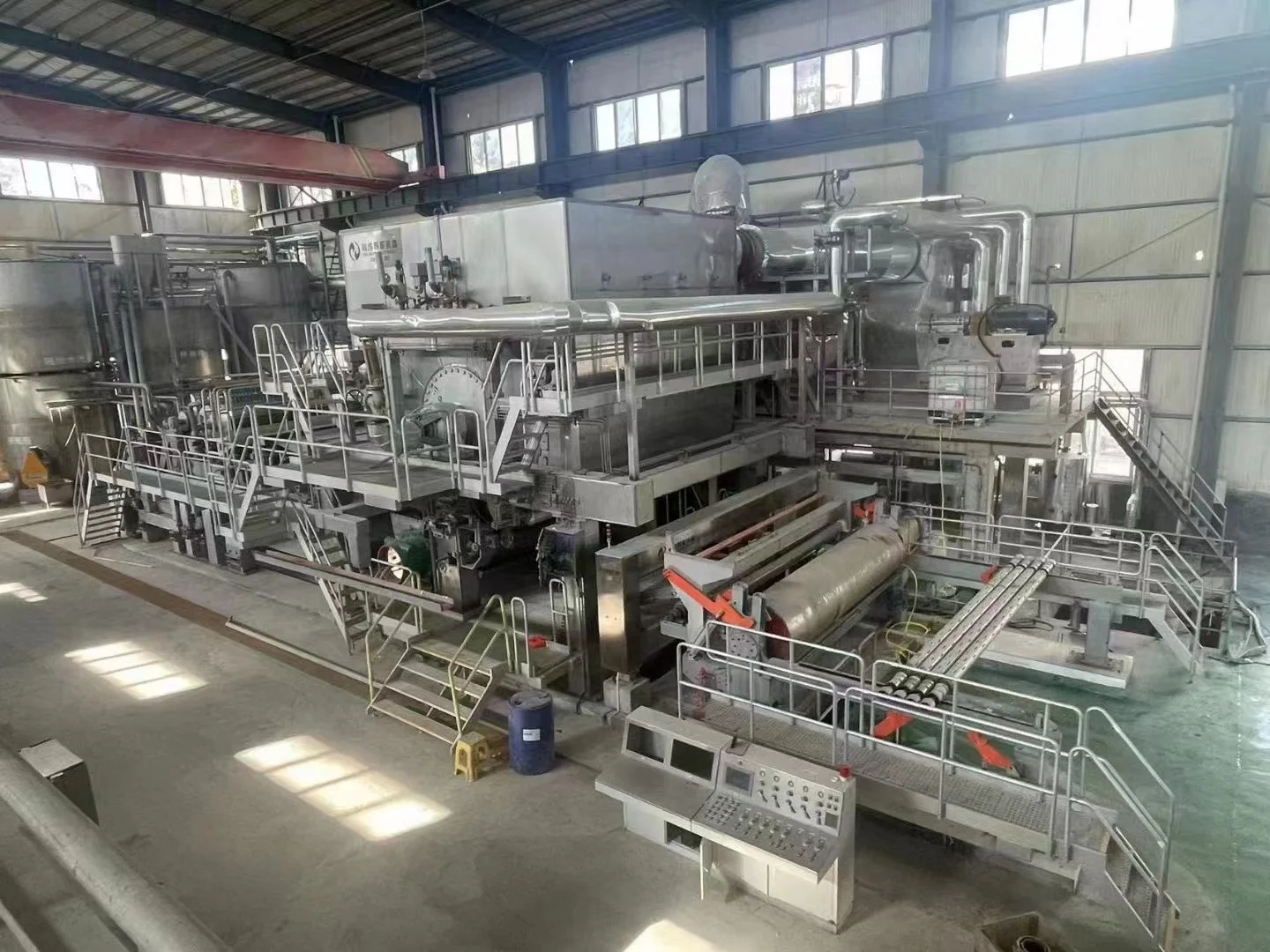 Crescent toilet paper machine with high quality and high production ...