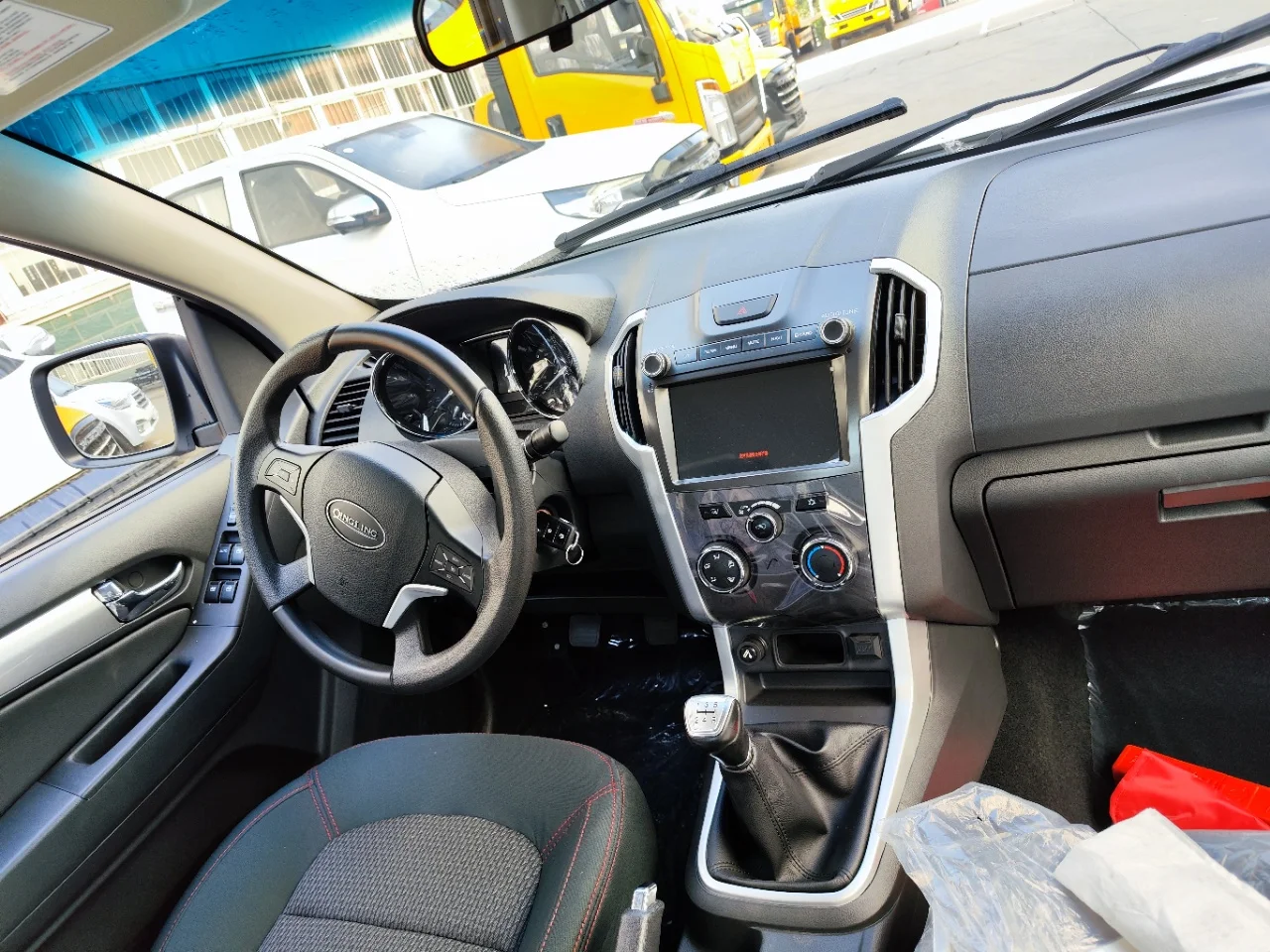 product for isuzu explorer t30 5 seater mini truck 4x4 automatic 4wd pickup double cabin  diesel single row left steering new condit-5
