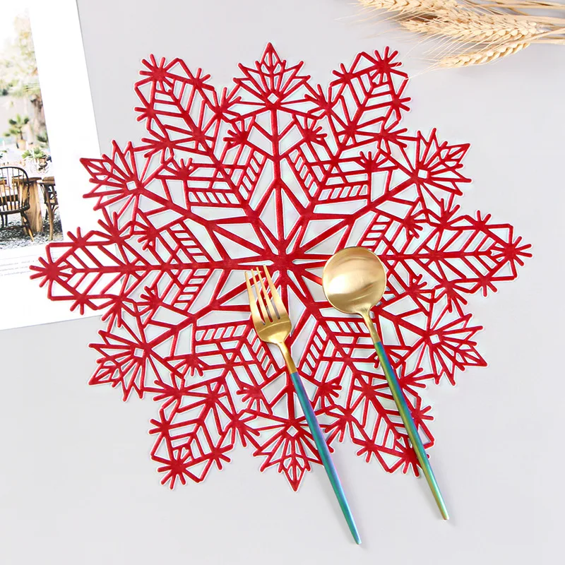 Custom Home Light Luxury Hollow Christmas Table Decoration coaster Plate Placemats PVC Hollow Snowflake Insulated Placemats