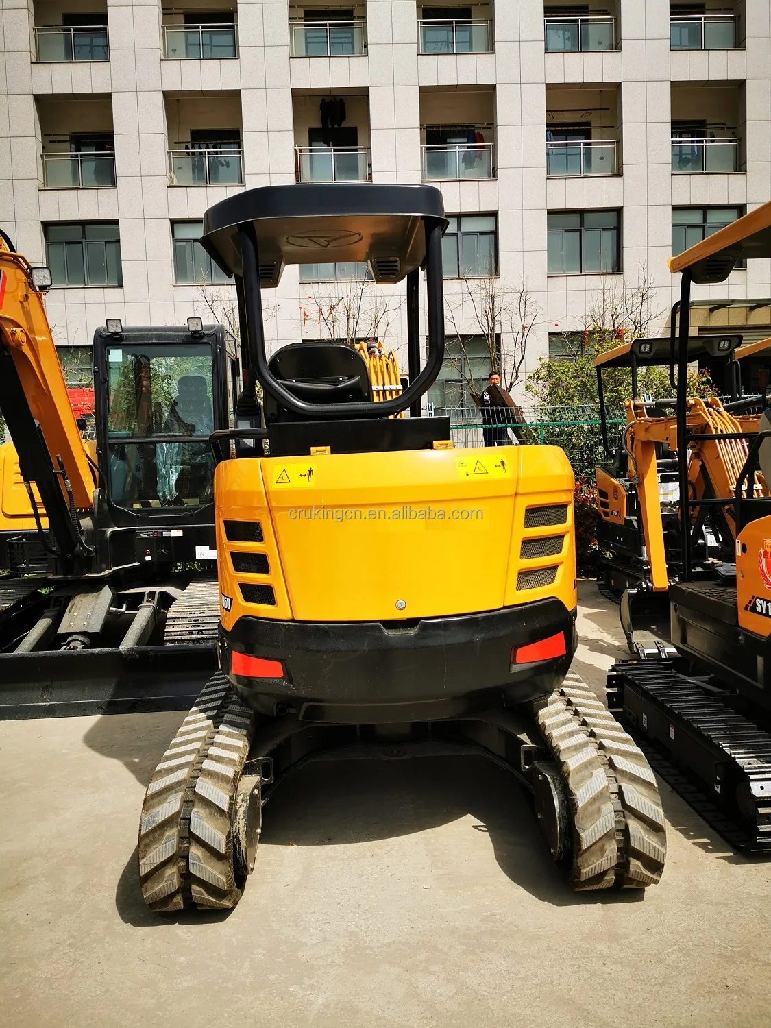 ショベルスペアパーツ付きSY35U,3780kg大型ショベル3.5トン機械