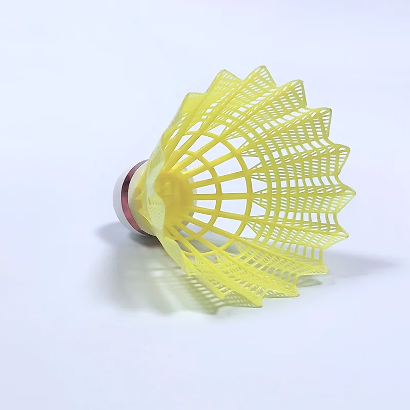 China Factory Durable Cheap Nylon Training Shuttlecock Yellow Nylon Leaf Nylon Badminton Shuttlecock Badminton