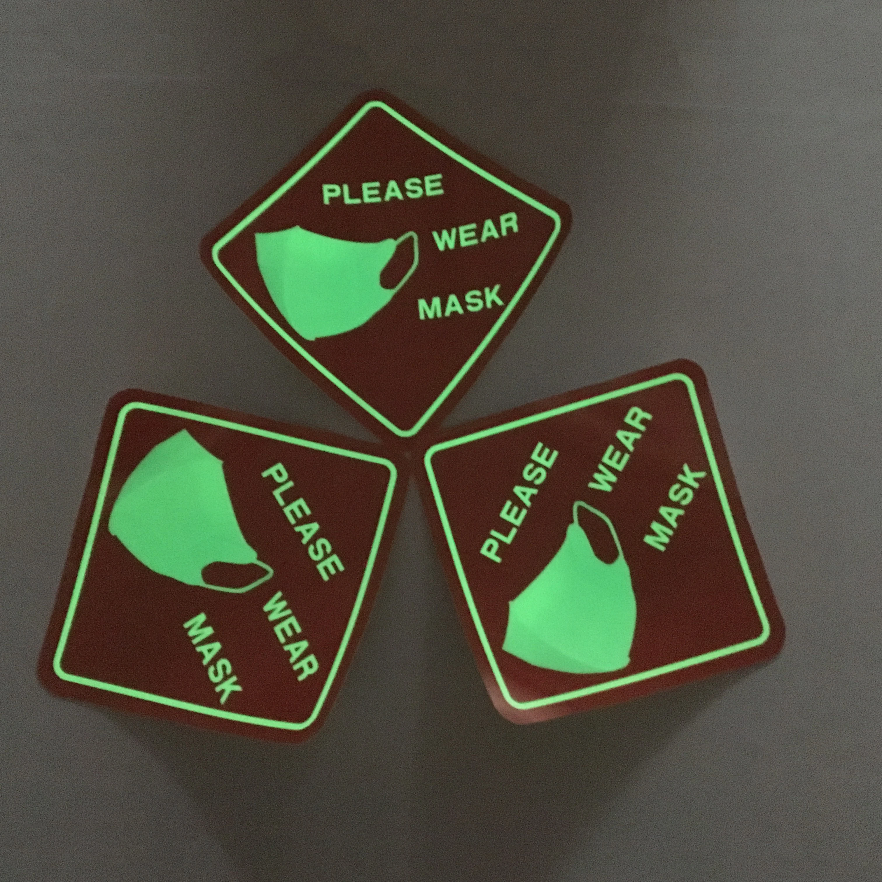 Оптовая печать на заказ дизайн флуоресцентная свечение наклейка в