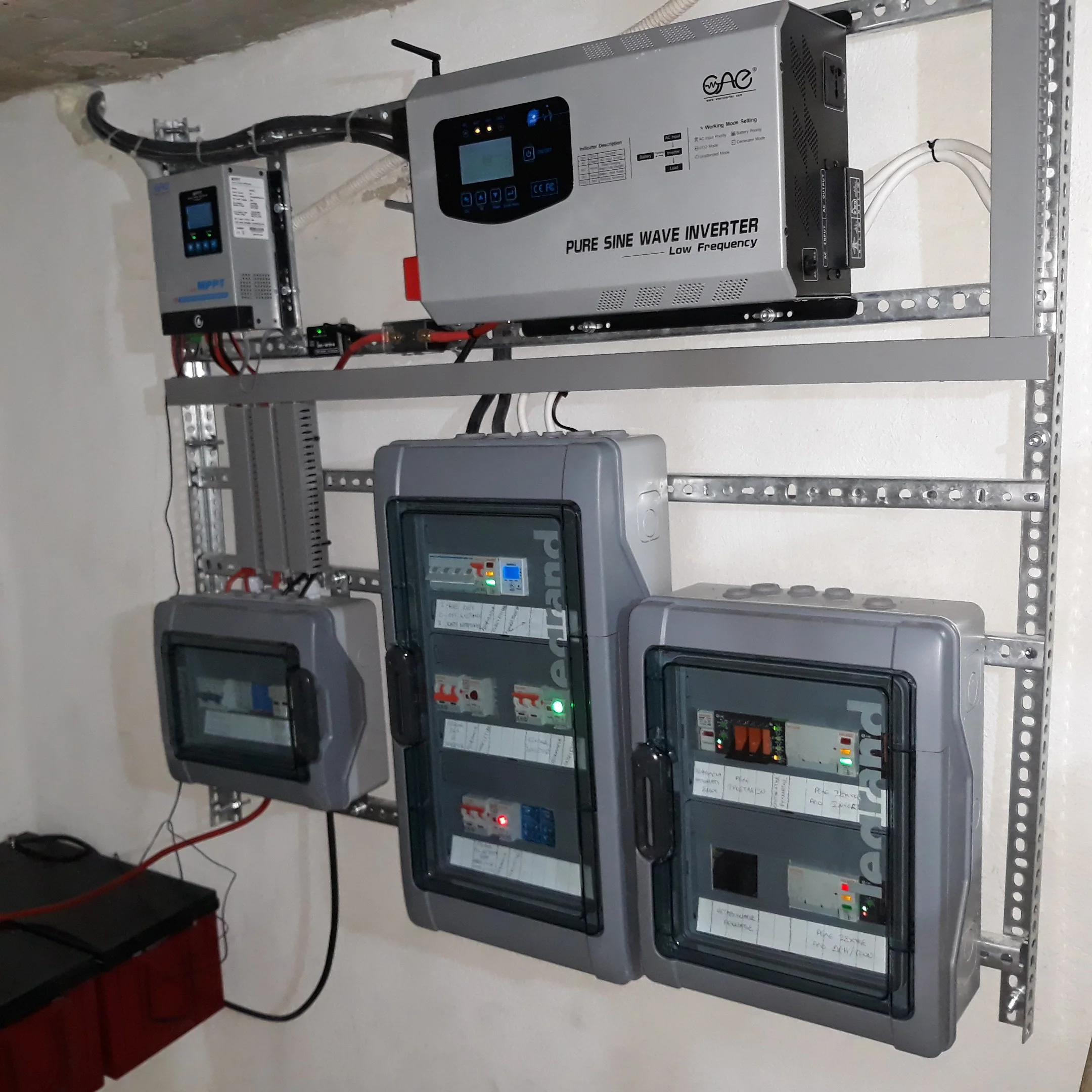 FT Series Inverter off Grid Solar 3000 Watts 24 Voltage Solar Inverter Converter with Charger