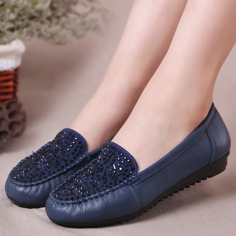 2020 яркая женская повседневная обувь со стразами; Женские лоферы из натуральной кожи на плоской подошве; Женская обувь в наличии; Большие размеры