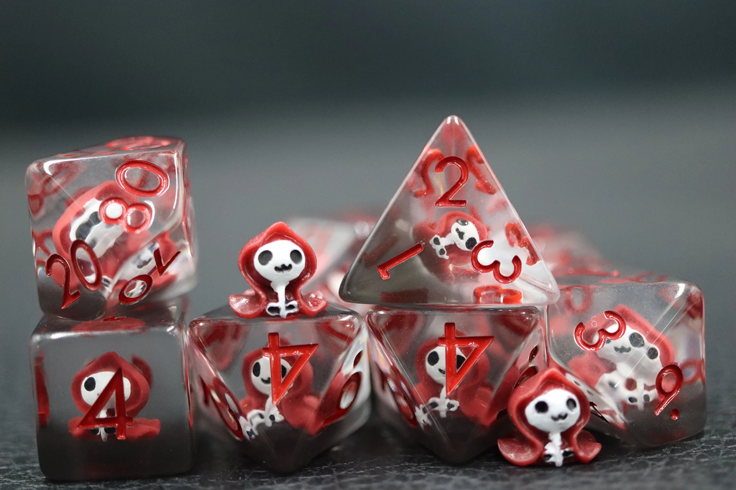 OEM Polyhedral Skull Inclusion Dice DND RPG Board Game Dnd Dice Set supplier