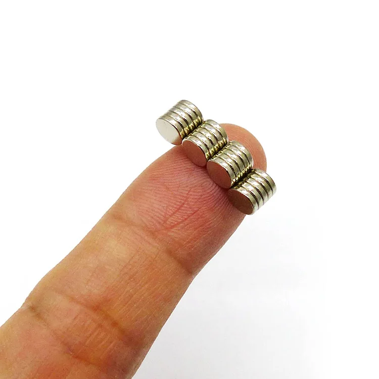 PEAKTREND 100 Pcs Strong Round Small Rare Earth Magnets, Mini Refrigerator Neodymium Magnets Disc Whiteboard Locker Fridge Diy Crafts Dry Erase Board