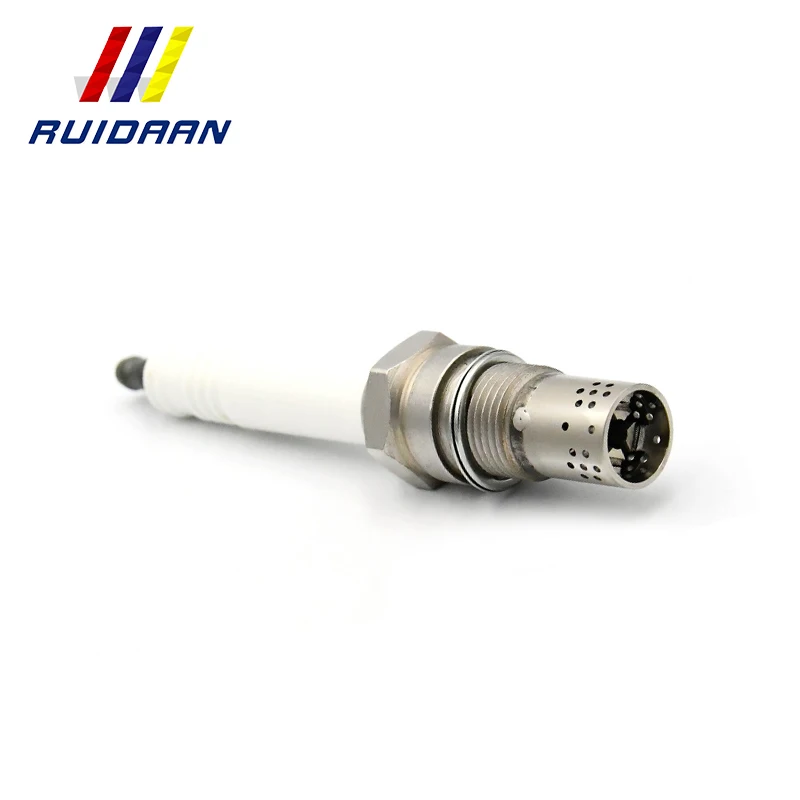 China Factory Cdk L7tc Spark Plug for Toyota 4Y Ford Parts Ceramic Insulator Corolla Cdk L7tc Trimmer