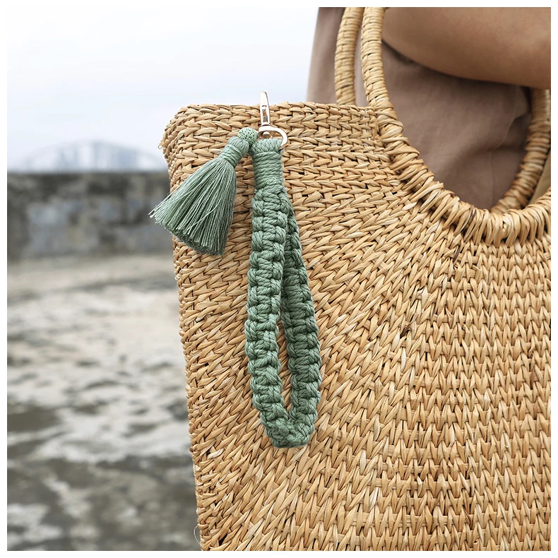 XGALBLA Portachiavi Macramè Boho Fatto A Mano | Cordino Da Polso In Cotone Con Moschettone | Regalo Donna | Colore Rosso - 2