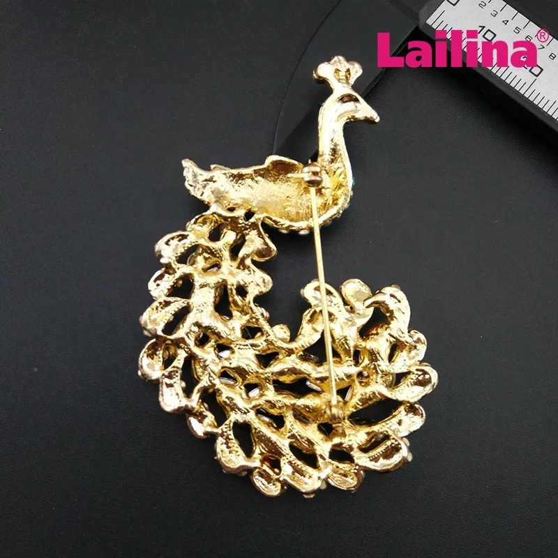 Stylish and Elegant Colored Rhinestone Peacock Brooch Pins Animal Brooches for Women Wedding Party Costume Jewelry