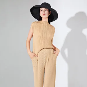 Women's Fashionable Personalized Casual Short-Sleeved Stretch T-Shirt Western Style Pleated Top Breathable Polyester Print