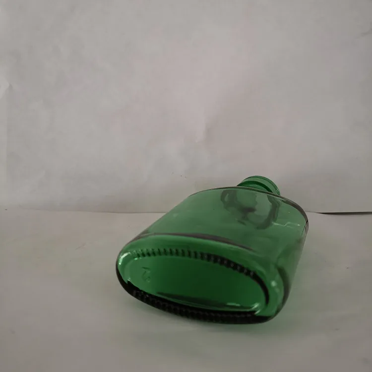 Wholesale Green square Mini Bottles Wine Cold Brew Beverage Juice Bottle Glass Bottles for Vodka in Ukraine