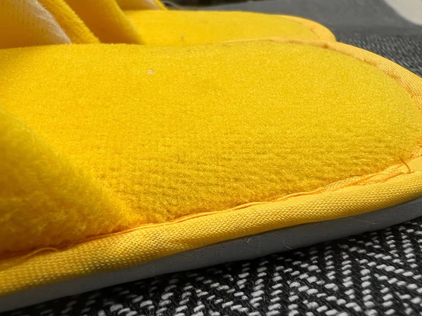 Индивидуальная ванная комната спа гостевой номер роскошный коралловый велюр черный белый отель тапочки с логотипом оптовая продажа Одноразовые гостиничные