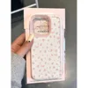 Étui transparent à motif floral rose plein écran