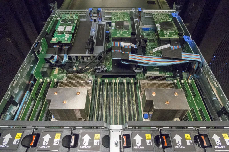 Original Dells 2U PowerEdge R740xd In tel Xeon Silver 4114 2.2G 10C/20T H330 750W Rack server