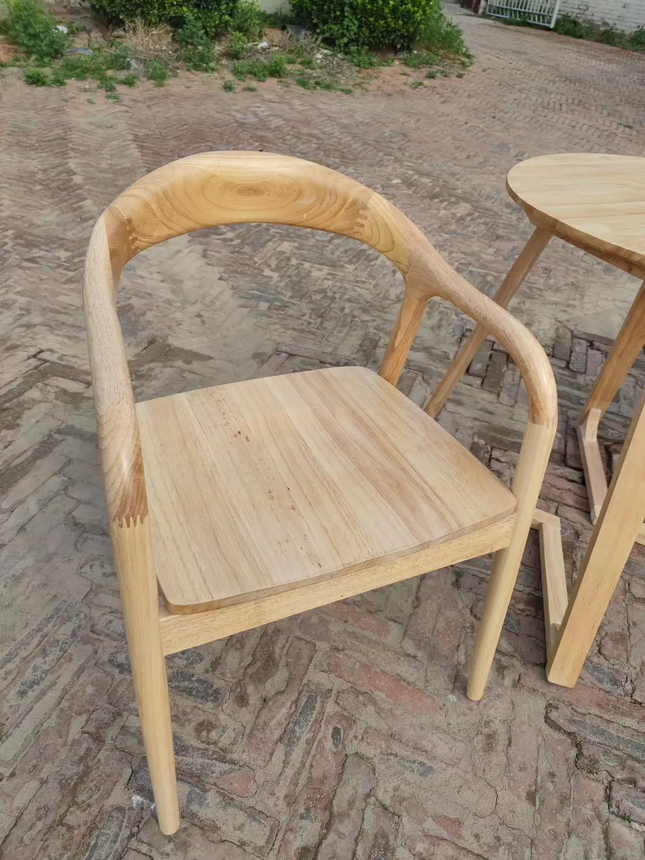 Деревянное обеденное