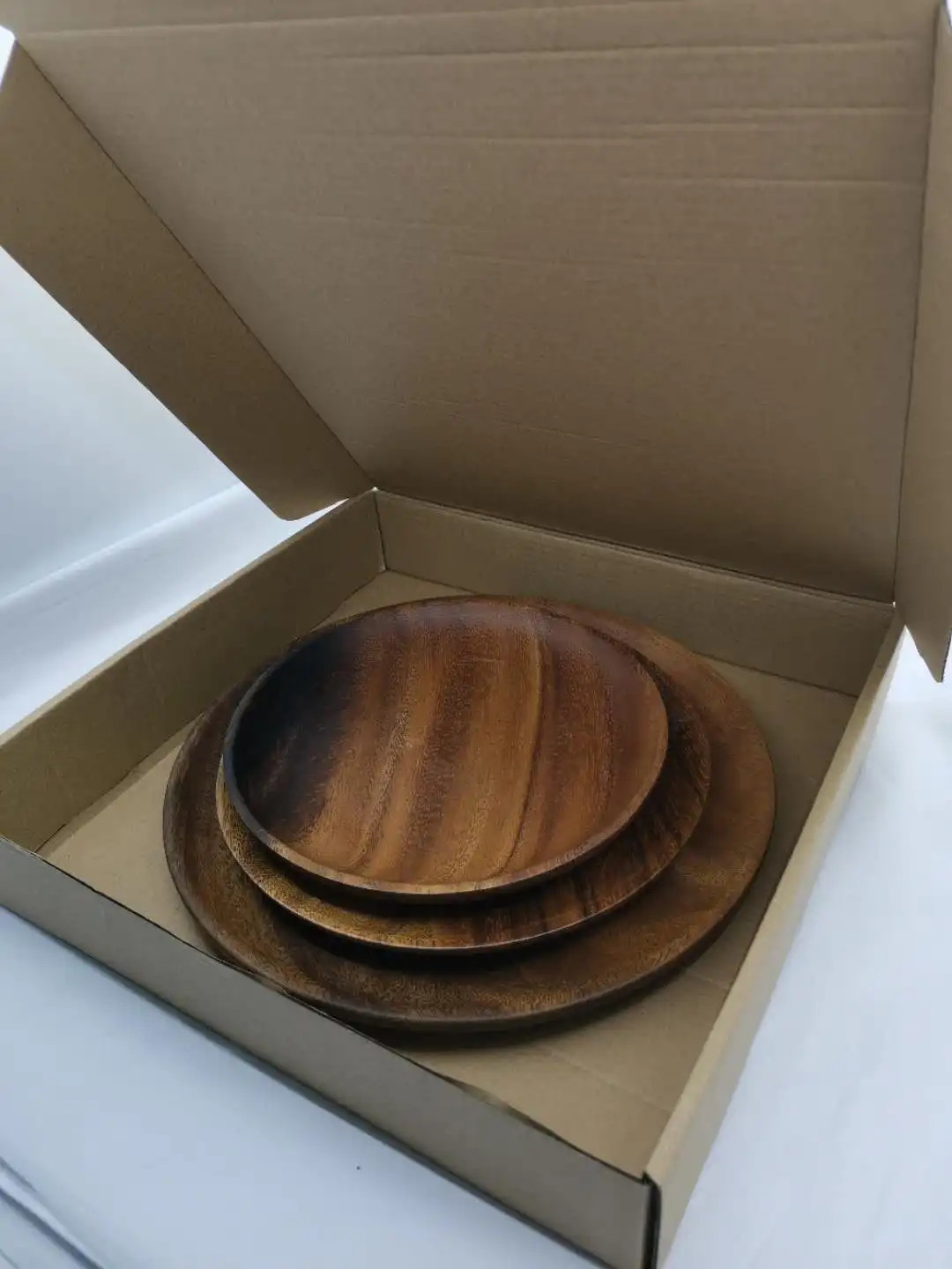 acacia wooden plate set.jpg