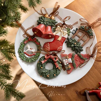 New Retro Three-Dimensional Christmas Tree Hanging Decoration Resin Pendant Gift Bell for Festive Christmas Decorations