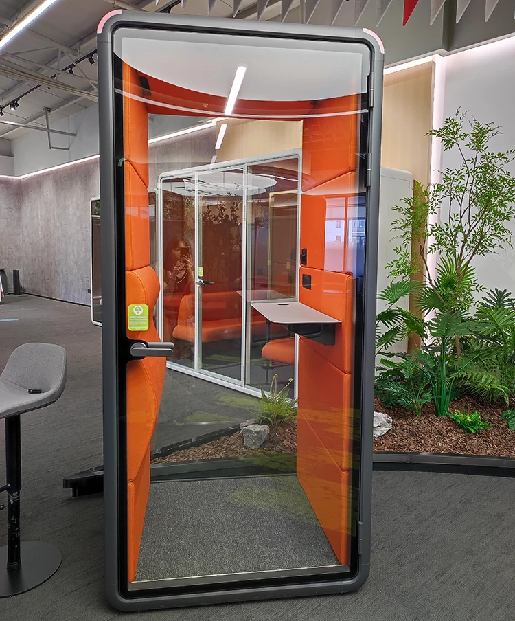 STC30dB Sound Insulation Soundproof Booth with 4000K Natural Light and 100-240V Power Supply Private Meeting Pod