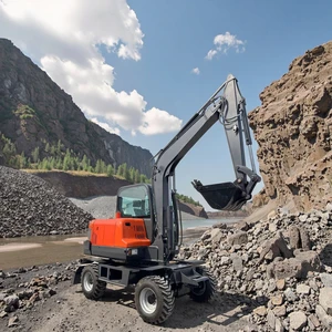 Popular Model Diesel Excavator Heavy Duty 6ton Wheel Excavator with Attachments Optional