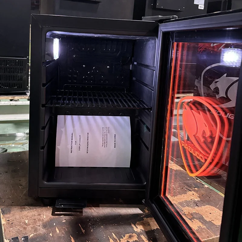 小型冷蔵庫 コンパクトデザイン 21L 新型 エナジードリンク ミニ冷蔵庫 ソフトドリンク 小型冷蔵庫 LED