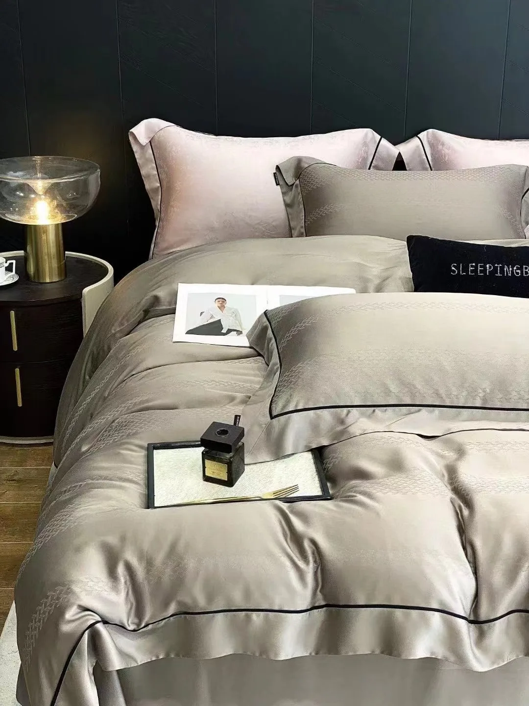 Jacquard Vegan Silk Tencel Eucalyptus Fiber Summer Quilt Set Pillowcase