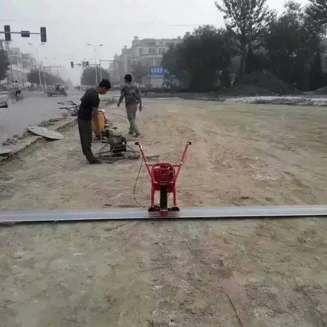 Бензина бетонная вибрационная линейка земля плоская уровень продаж завода бетона Вибрационный Выравнивающая стяжка Машина