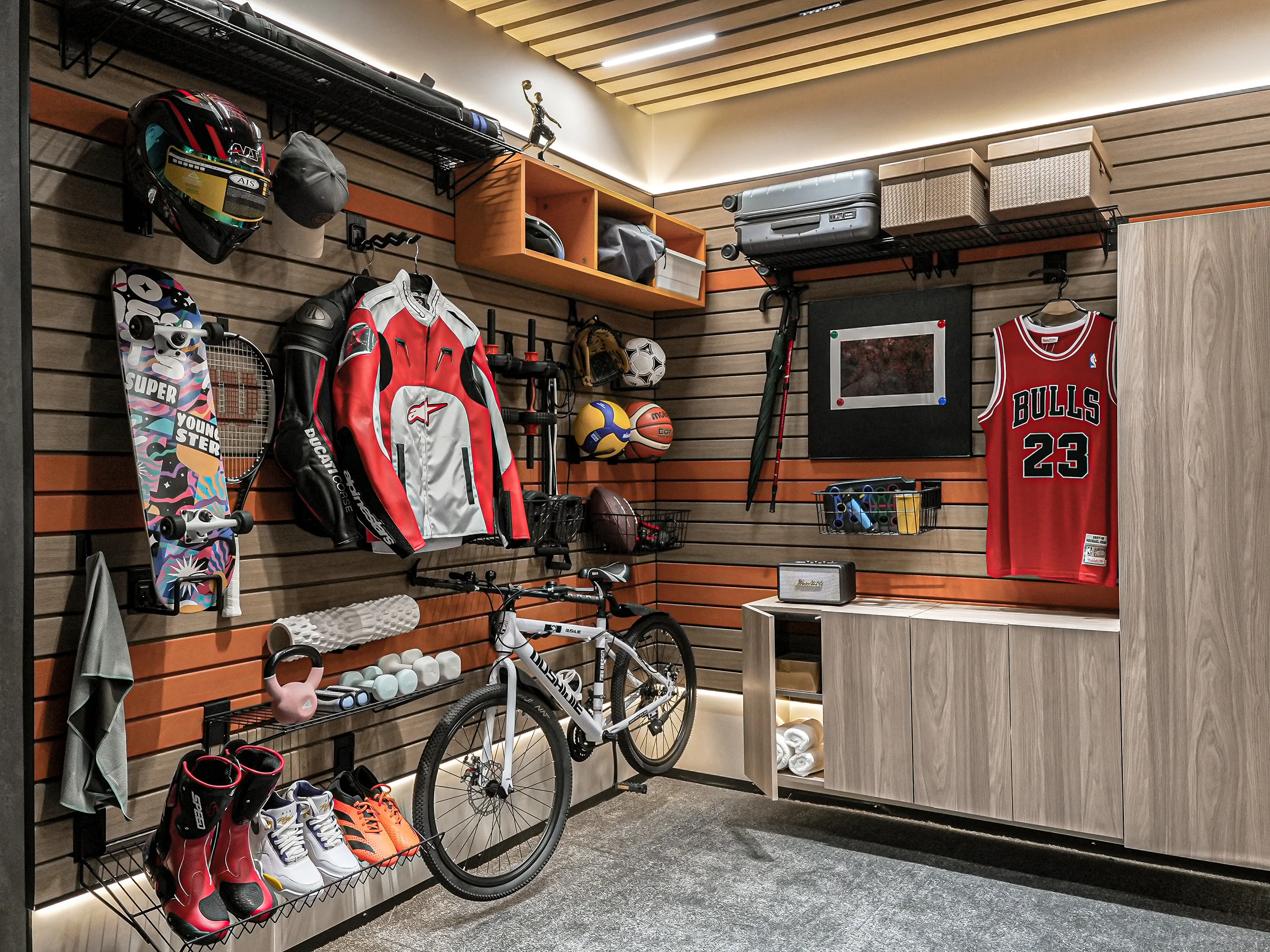 Low Price Durable Floating Wall Mounted Shelves Wall Organizer Storage Rack for Warehouse Organization Tool Rack supplier