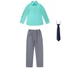 Camicia verde maschile + pantaloni grigi + cravatta blu