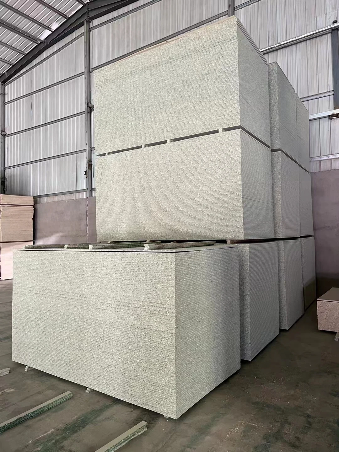 China cheap price 6x8'x16mm White Melamine Particle Board 16mm HMR Particle board