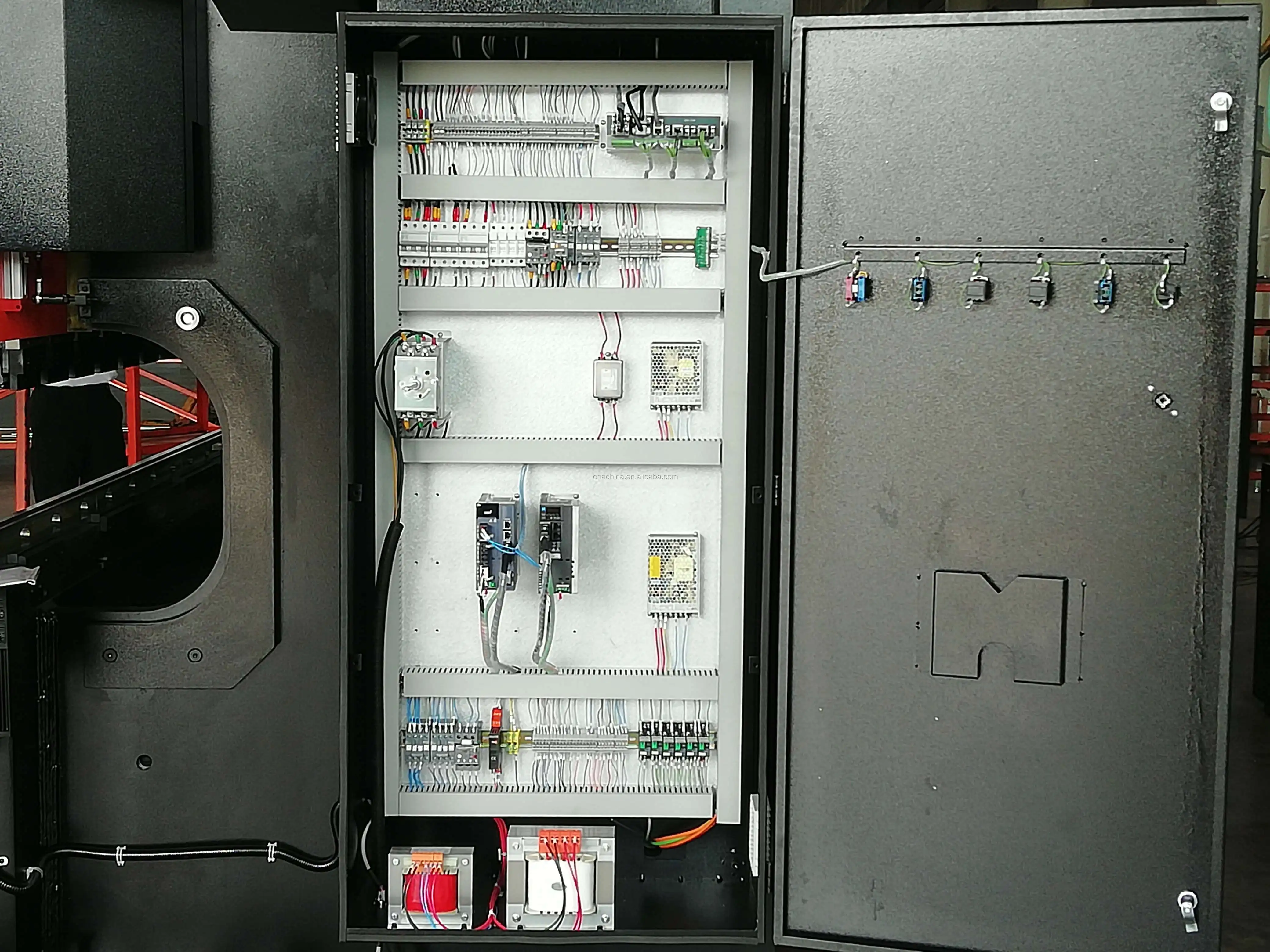 Пресс-тормоз листового металла CNC Amada