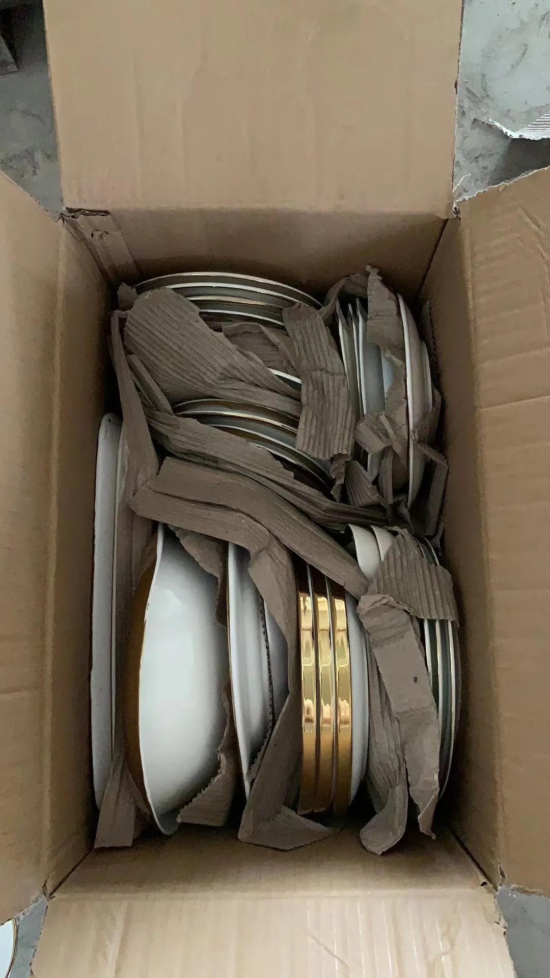 Wholesale Hot Seller Stocked Ceramic Porcelain Golden Plates Stocked ...