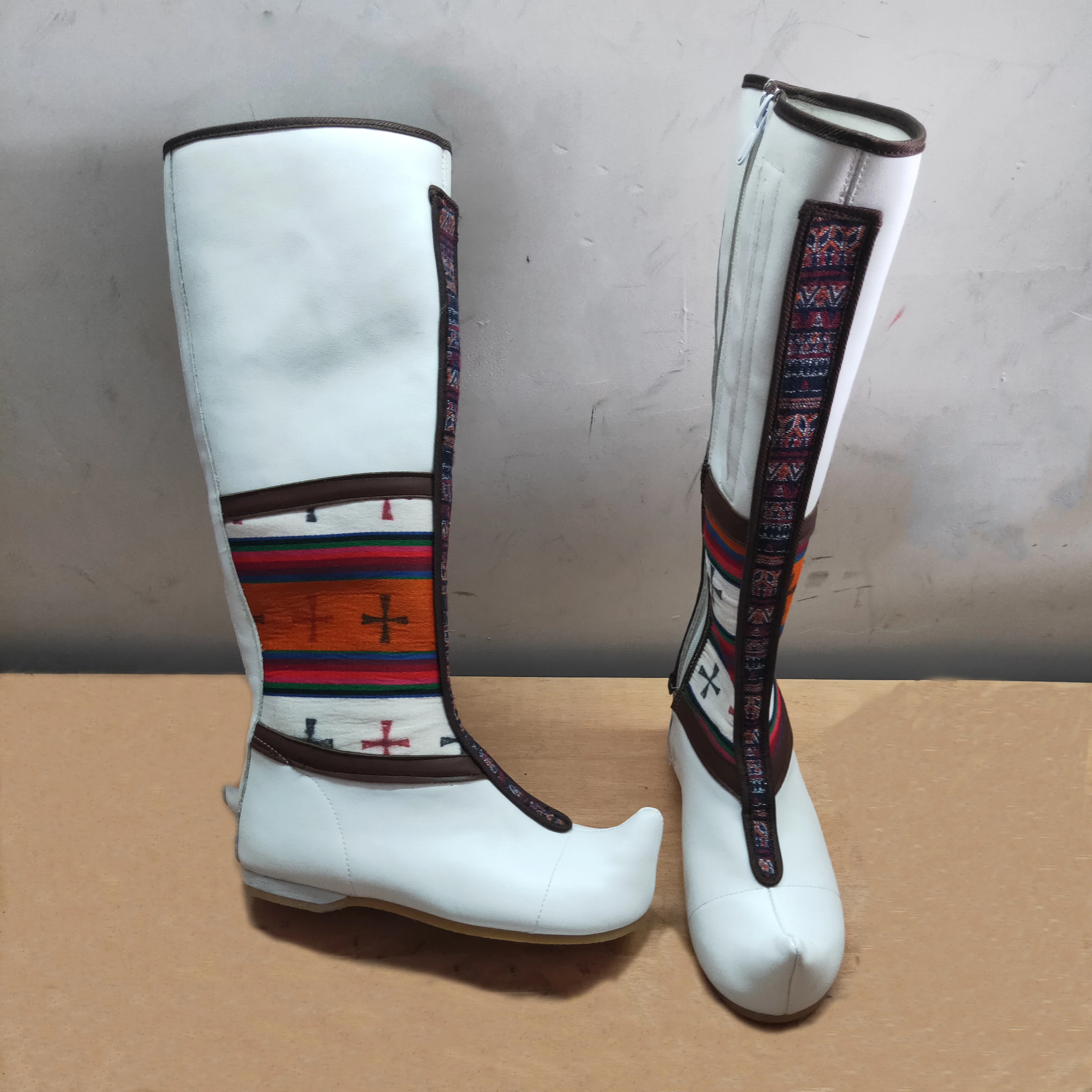 2023 китайская фабрика Настраиваемые высококачественные ботинки для выступлений этнические танцевальные мужчин и