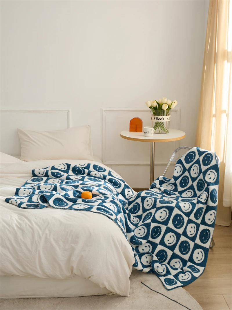 Comfortable and cute 100% polyester fiber knitted blankets can be used for home life or outdoor carrying qpgxl supplier