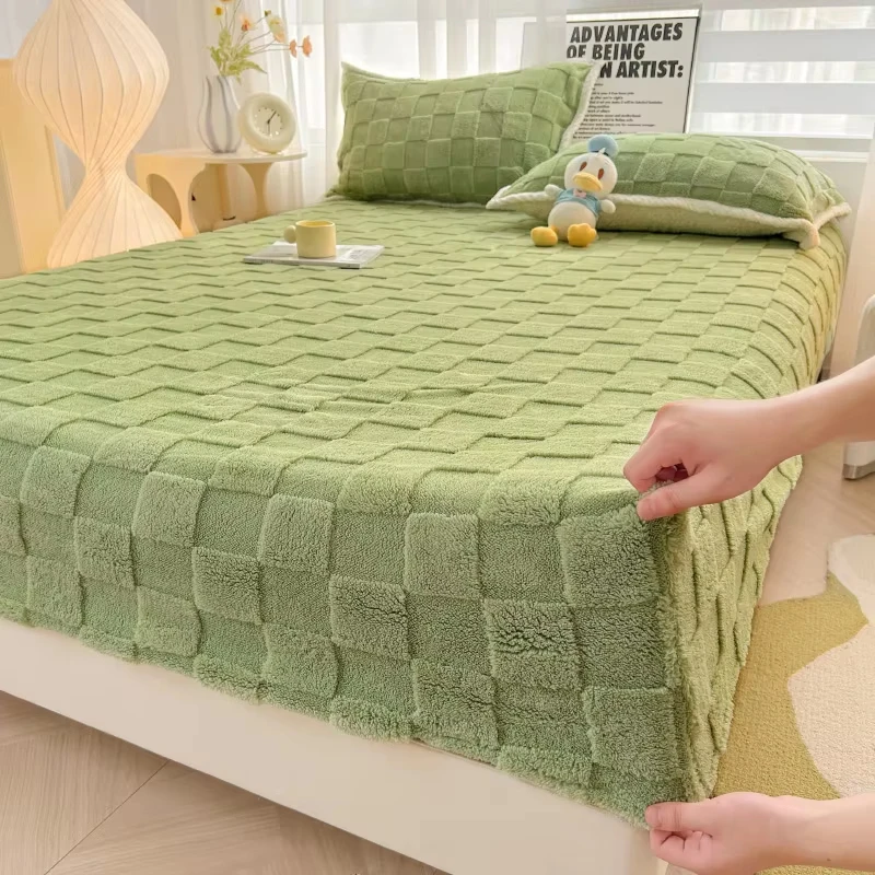 Suede Home Bedsheet in Polyester Soft and Stylish Bedding Advanced Home Use Suitable for Winter Warm Four Piece Set
