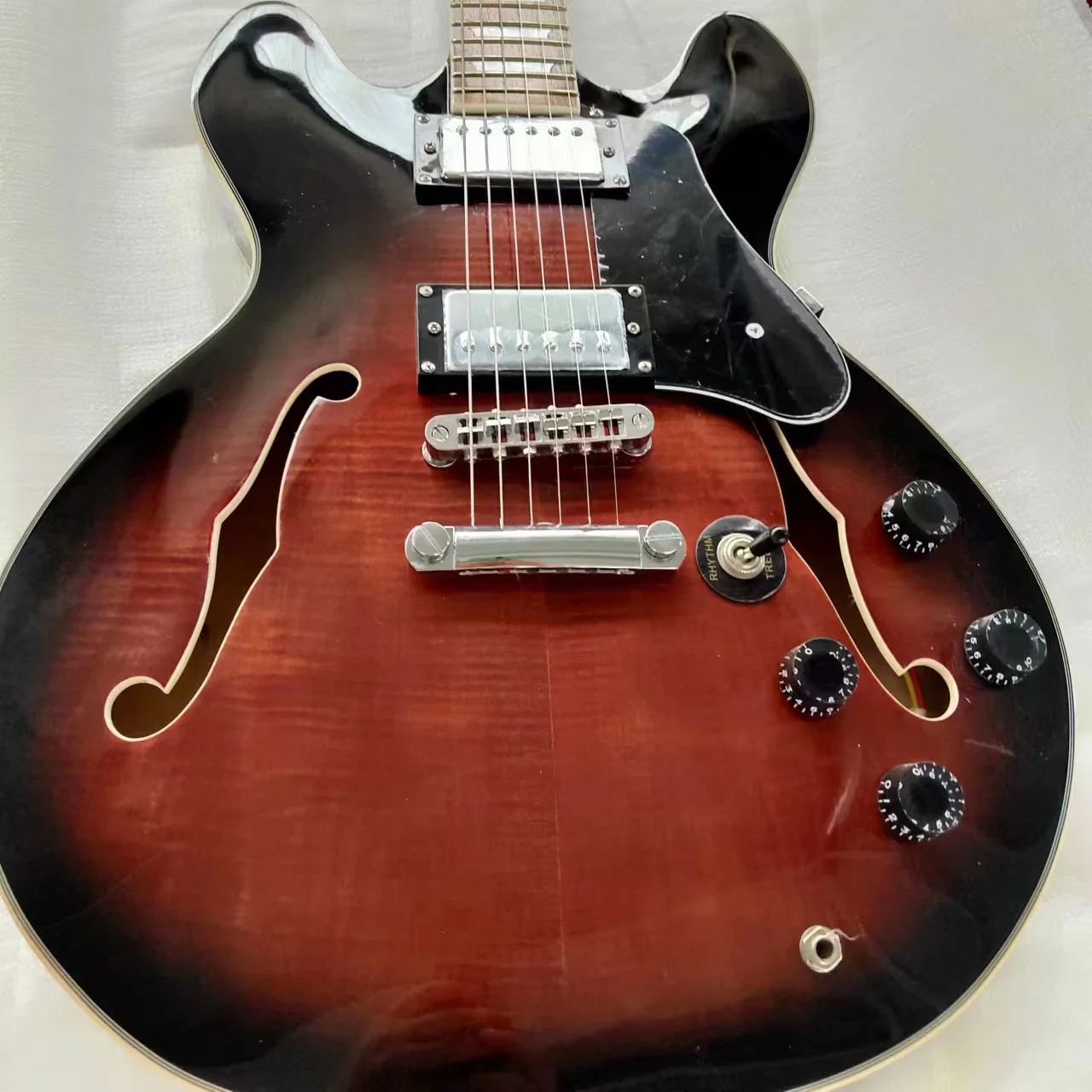 Electric Guitar Jazz Hollow Body With Tiger Vein Guitar Distribute