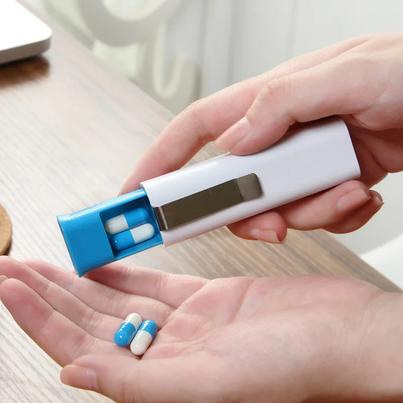 Eco Friendly 3 Slots Daily Pill Dispenser Container Medicine Case Pill Box with Clip