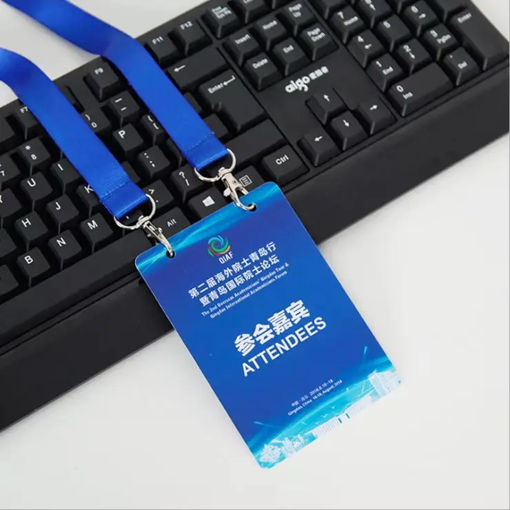 Event Badges Punch Hole PVC Plastic Digital Printing UV Printing Film Lamination Plastic School Id Printing Custom Magnetic Card