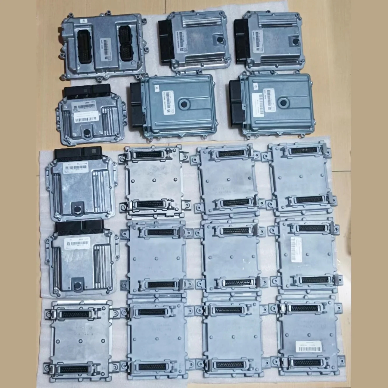 High Quality  ECU Engine Control Unit 0281020819 06000034 12630045
