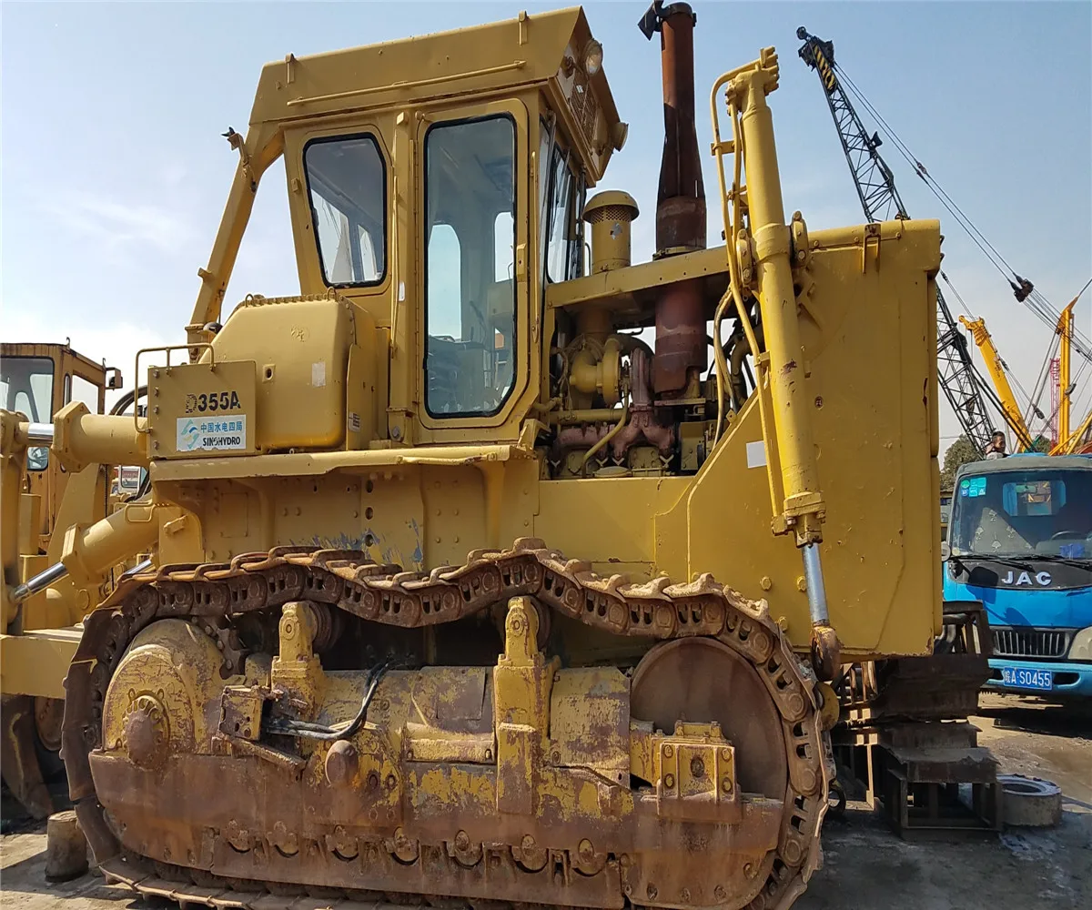 中古コマツ D355A-3 ブルドーザー 2006年製 140HP 工事用 黄