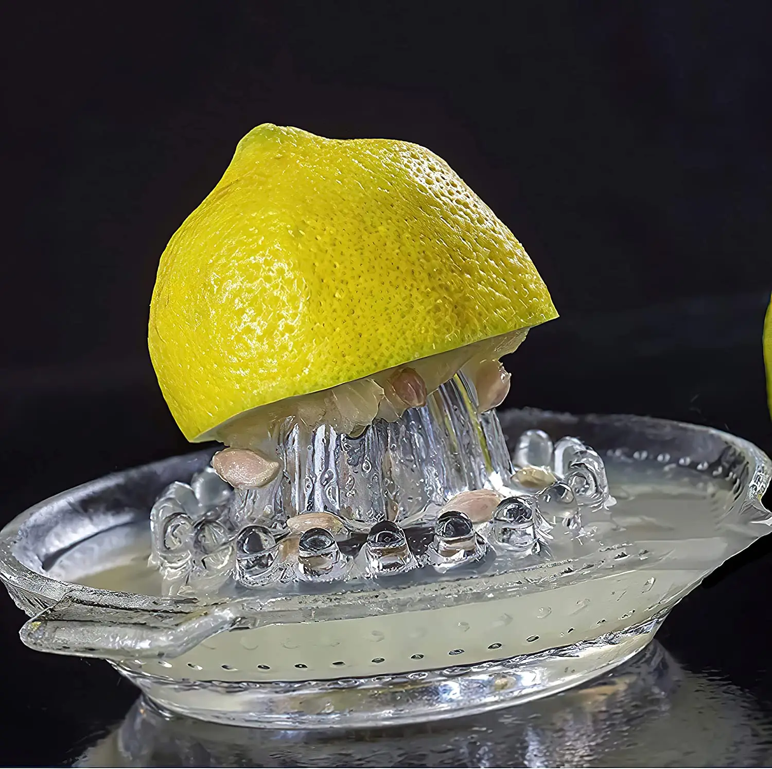 Handheld Lemon Squeezer with Glass and Pour Spout Orange Citrus Juicer with Handle Fruit & Vegetable Tools