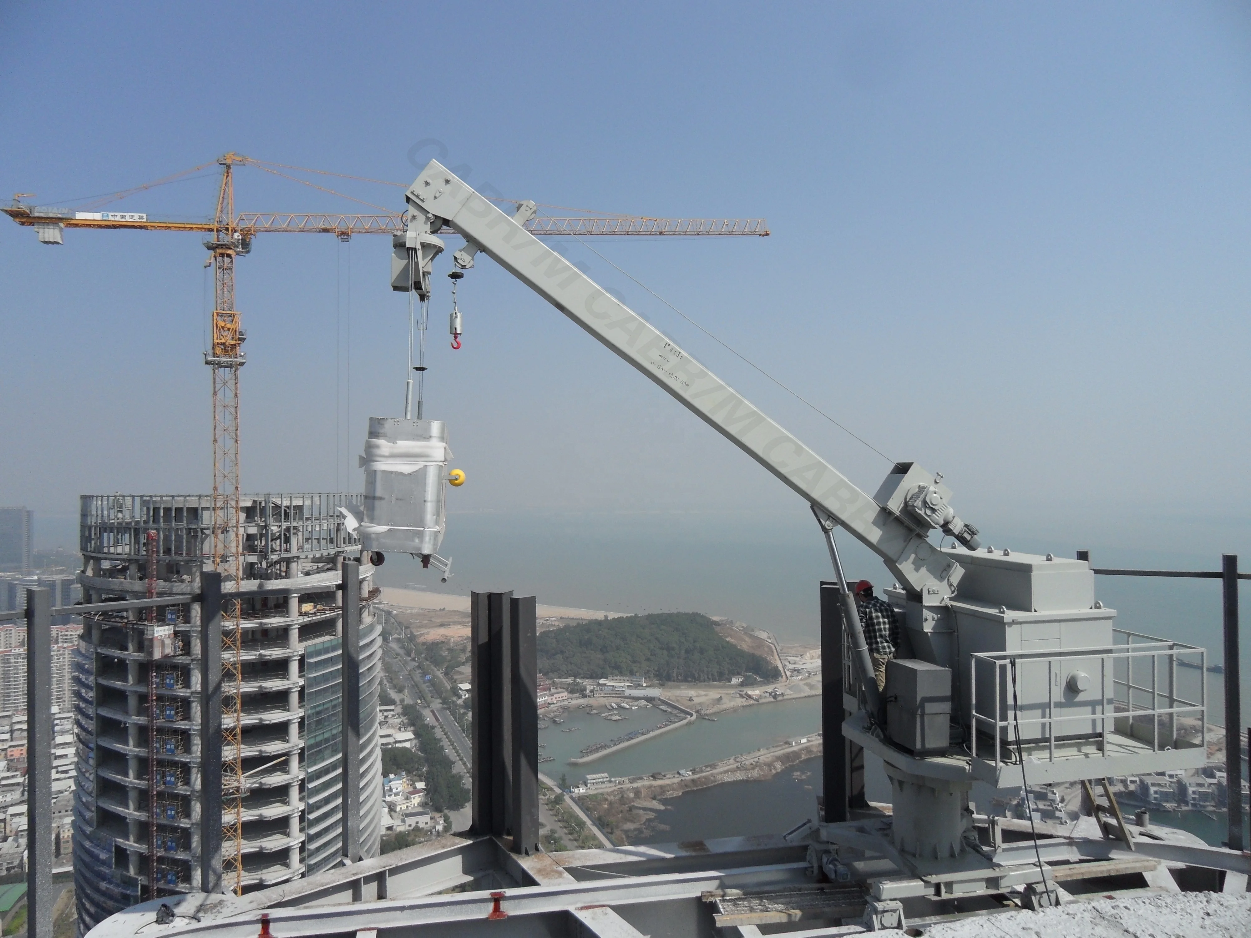 BMU Building Maintenance Unit with Luffing Jib Window Cleaning Machine