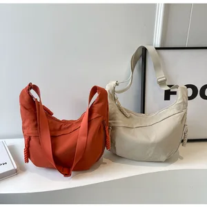 Simple Lady Crossbody Bag Large Capacity Solid Color Versatile Dumpling Bag Lightweight Commuting Students Shoulder Bag