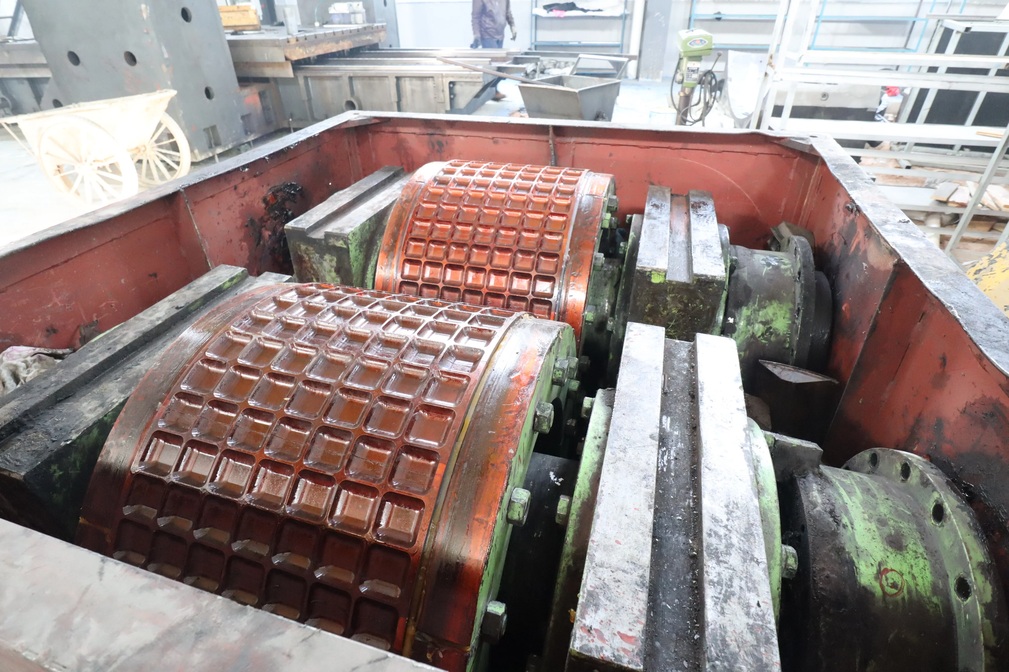 Luoyang Yogie High Quality Customized Non Standard Large Size Corrugated Dimpled Cast Roller Shell