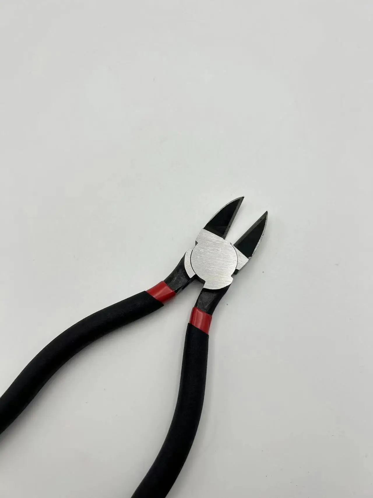 7"  Carbon Steel Diagonal Pliers with Double Color Dip Handle Plastic Moulded Multi-Purpose Cutting Tool OEM Supported details