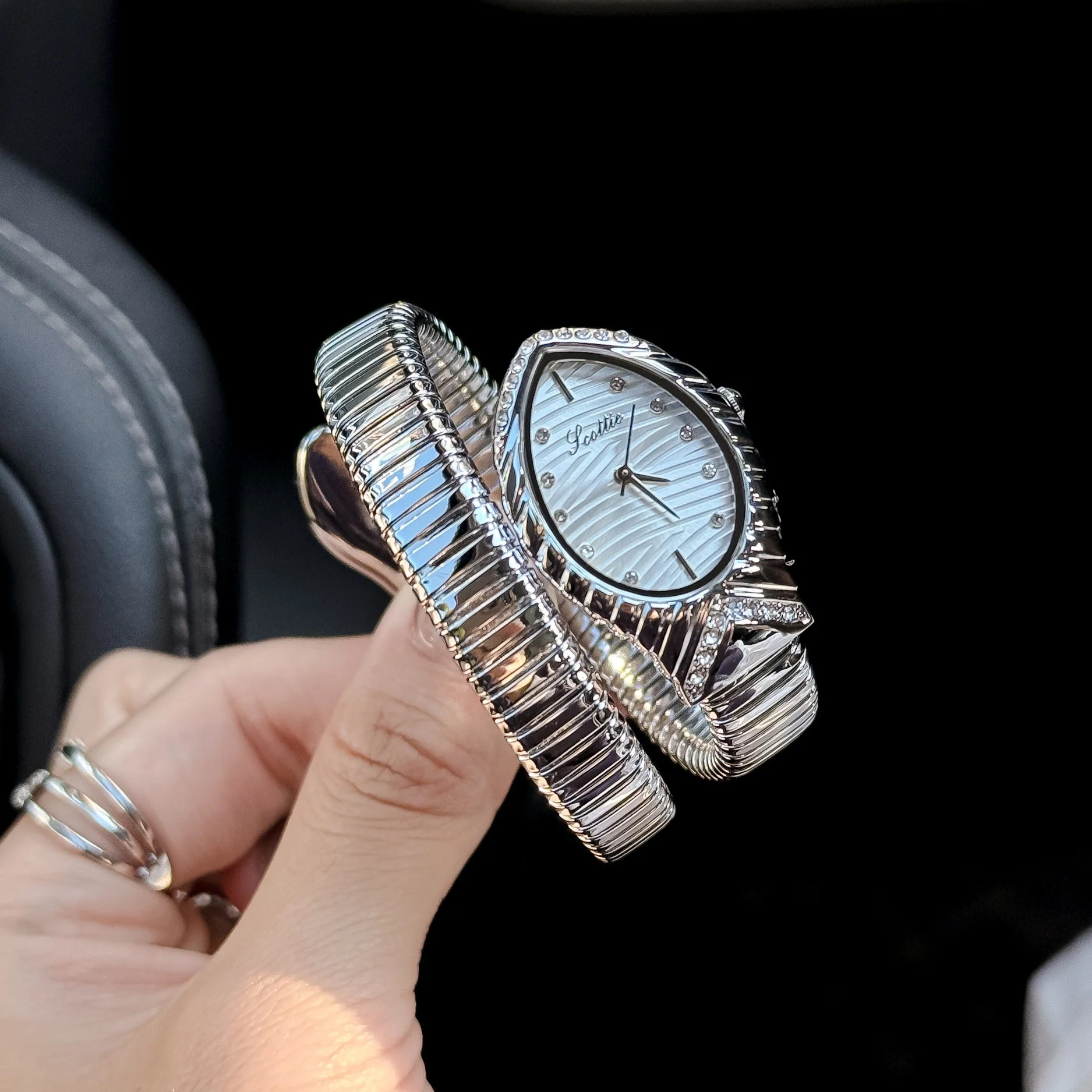 Qoo ウォッチ 9点 Scottie 9779 Women's Watch - Fashion, Luxury, and Temperament