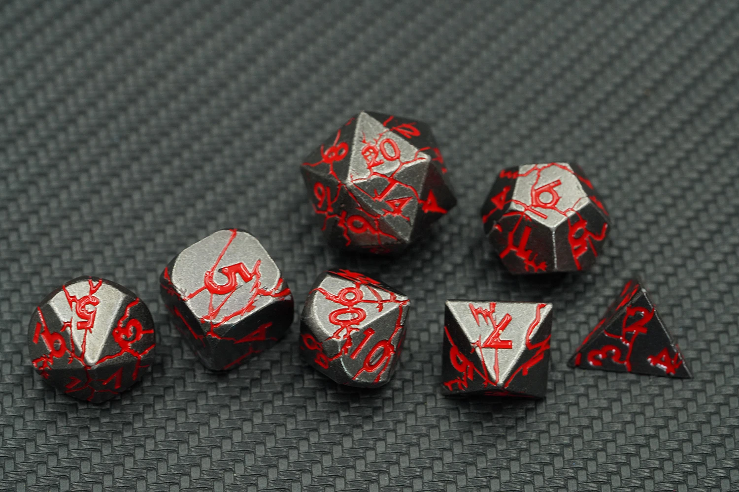 Wholesale Hot Sell Dnd Metal Blood Dice Set Metallic Crack Dice D4 D6 D8 D10 D12 D20 D% for D&d Tabletop Games factory