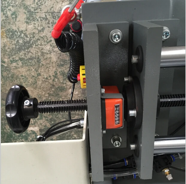 High Quality Corner Connector Cutter Machine Automatic Aluminum Angle Code Cutting Saw manufacture